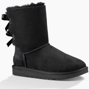Short Black Bailey Bow UGG Boots